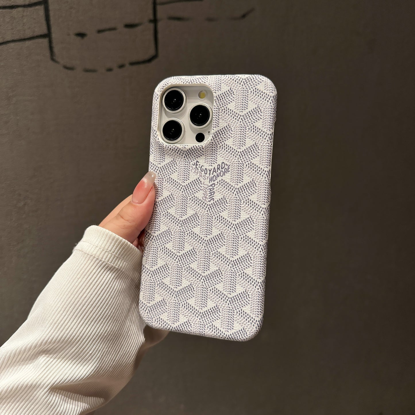 GOGO CASE (WHITE)